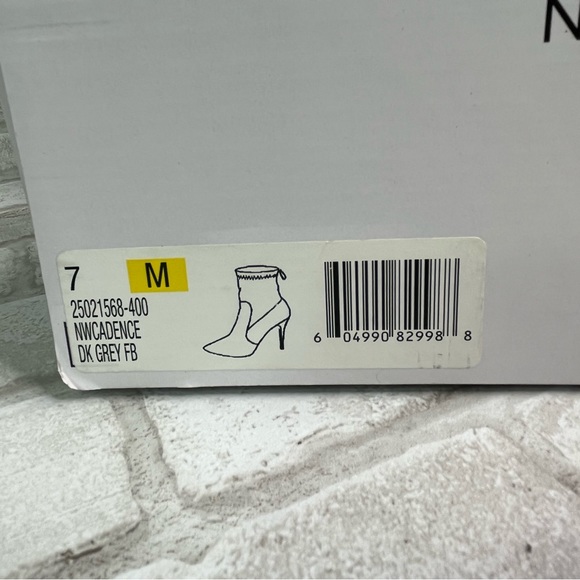 NWT NIB Nine West Cadence Grey Suede Booties - Picture 3 of 14